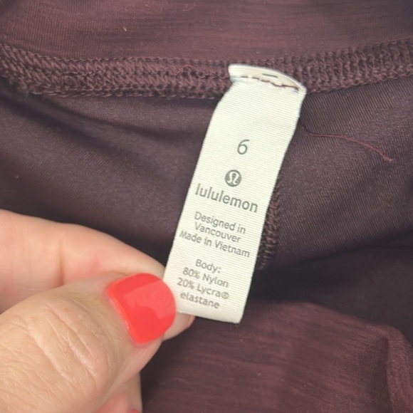 Lululemon maroon crop leggings size 6 - Picture 7 of 10
